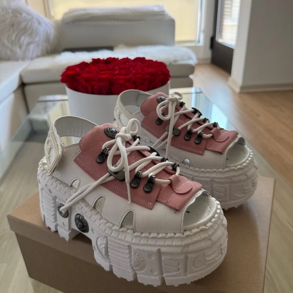 Stylish White and Pink Platform Sandals - Picture 4 of 4